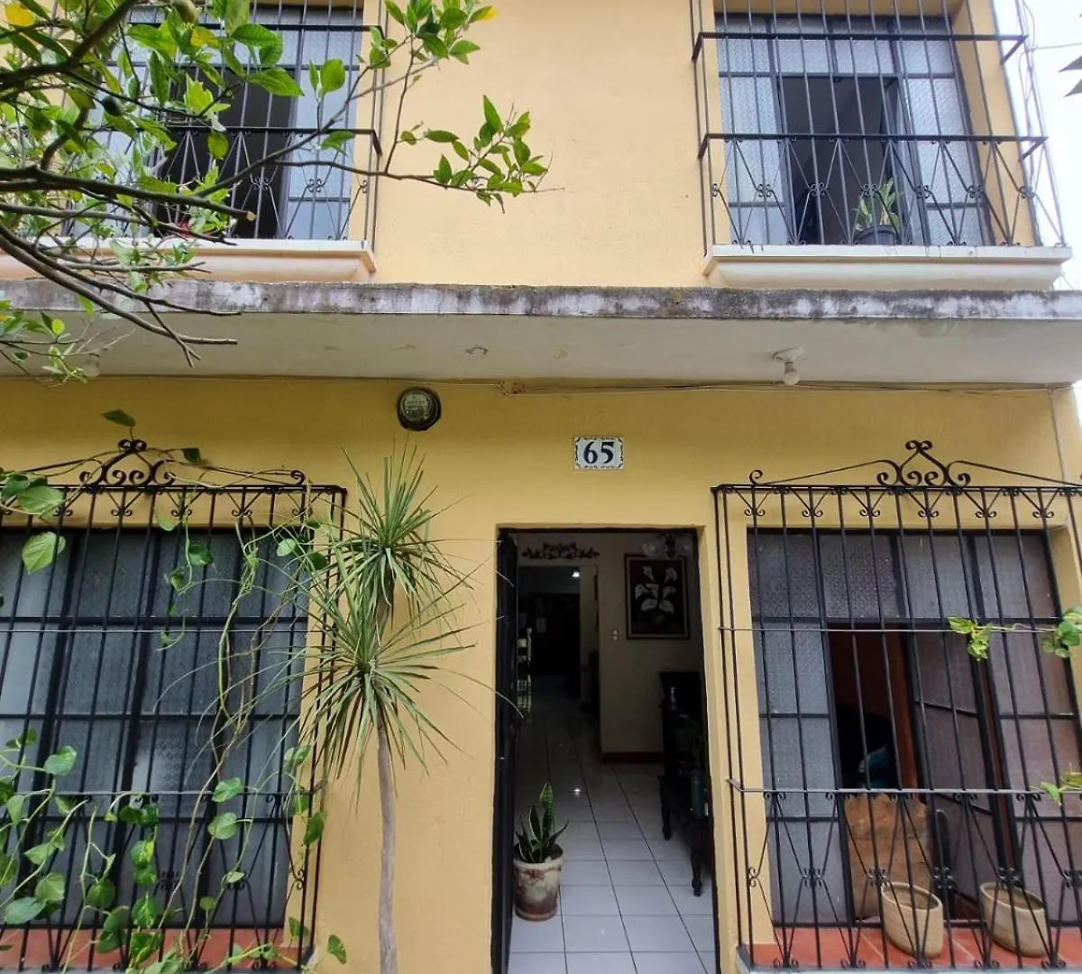 Mazaryk Bed And Breakfast Antigua Hostel